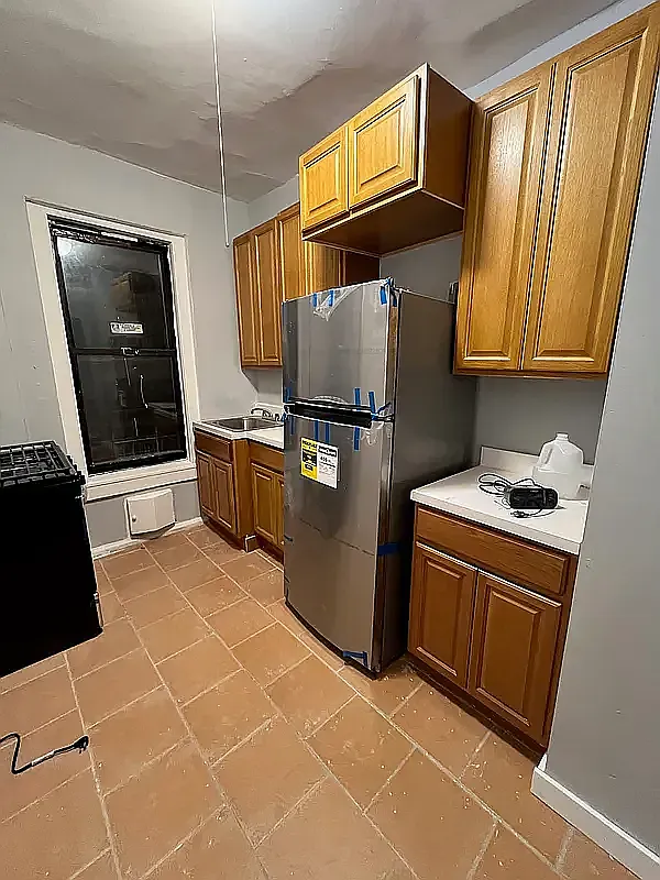 55 Nagle Avenue — Photo 4