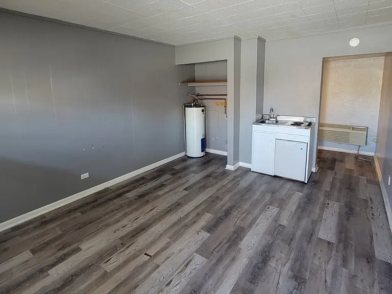 45 S Summit St #101 — Photo 1