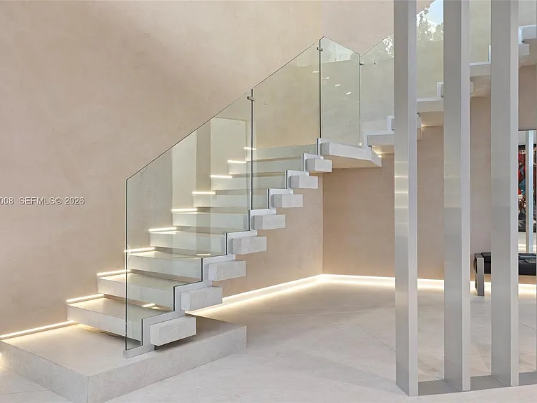 503 Palm Dr — Photo 34