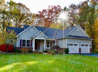 7 Carrington Ct, Clifton Park, NY 12065