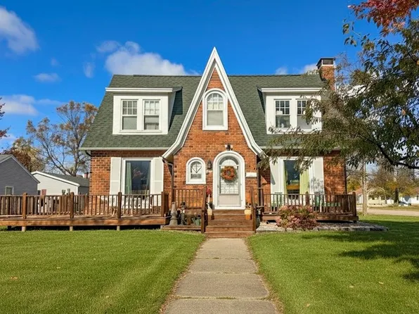 1800 16th Ave, Menominee, MI 49858