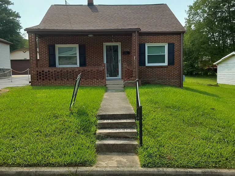 225 Clarkson St — Photo 1