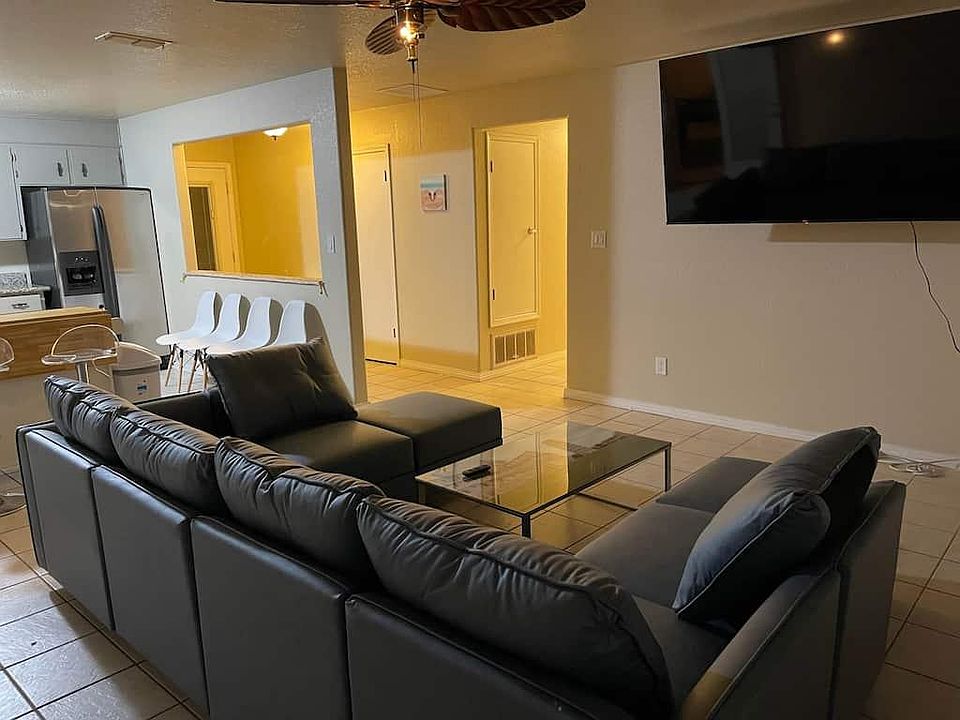 1st image of 10785 Silver Creek Dr