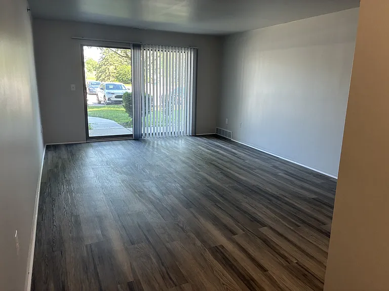 Prentiss Pointe Apartments — Photo 191