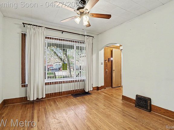 5th image of 85 Walnut St