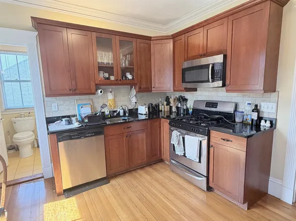 77 College Ave, Somerville, MA