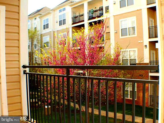 4th image of 3820 Lightfoot St Unit 219