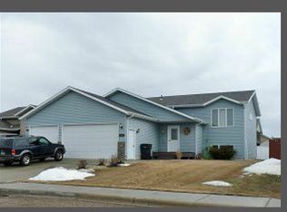 674 15th Ave E, Dickinson, ND 58601
