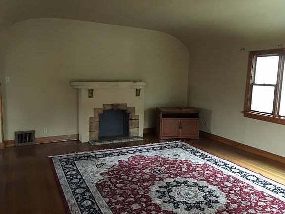 3rd image of 108 Mira Mar Ave #108