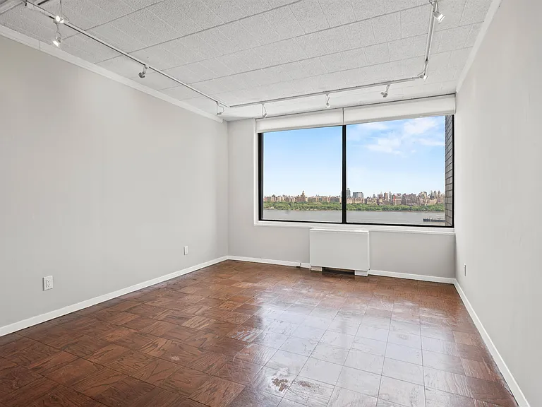 9060 Palisade Ave #706 — Photo 16