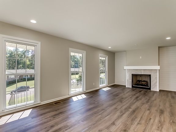 5th image of 2145 Idlewood Dr