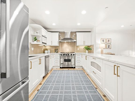 2nd image of 1828 Glendon Ave APT 301