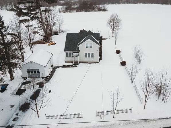 25 Barton Rd, Greenfield, MA 01301