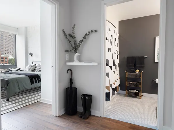 189 Marin Boulevard image 9 of 21