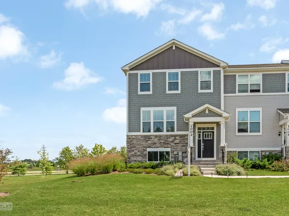 1002 Atterberg Rd, South Elgin, IL 60177