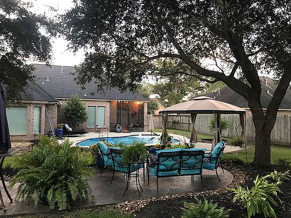 4th image of 123 Deerwood Dr