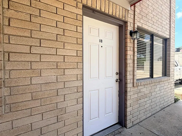 1410 Blalock Rd #10 — Photo 4