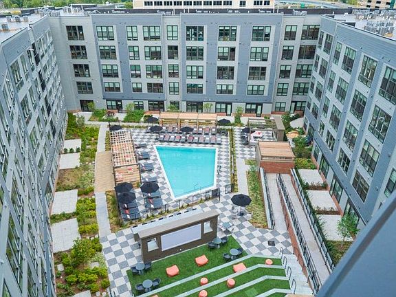 Central Courtyard - Pool and Lounge Area
