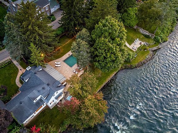 2nd image of 26 Rue Ave