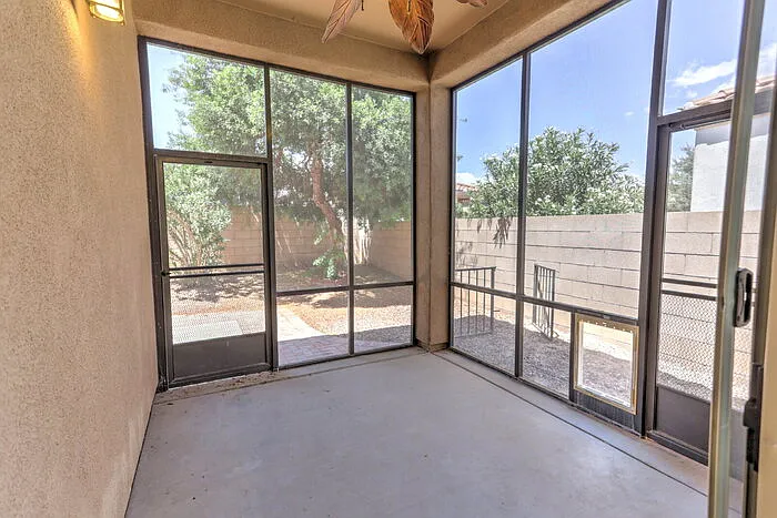 335 E Calle Nacrita — Photo 27