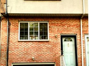 25 Deidre Ct, Staten Island, NY 10304