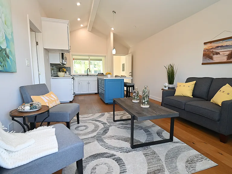 3856 Vineyard Ave — Photo 6