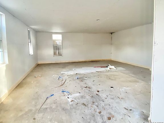 3rd image of 1201 Stonewall St
