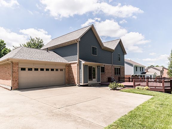 3rd image of 1029 Brookville Ct