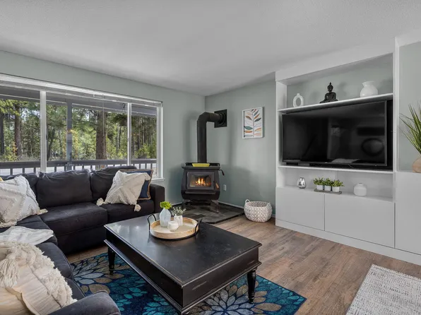 56065 Stellar Dr, Bend, OR 97707