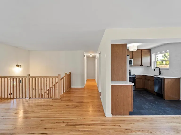 405 Fontainebleau — Photo 4