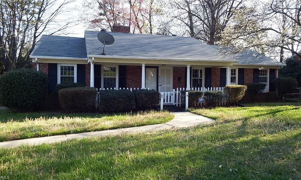 1st image of 2513 Fairway Dr