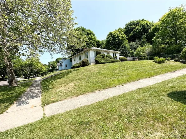 1601 Euclid Ave, Syracuse, NY 13224