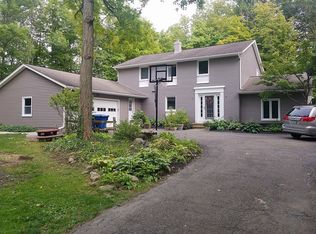 7691 Oak Hill Dr, Chesterland, OH 44026