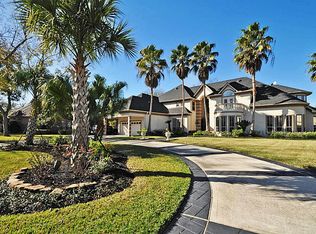 1830 Forest Gate Dr, Sugar Land, TX 77479