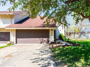 624 Knolls Rd, West Des Moines, IA 50265