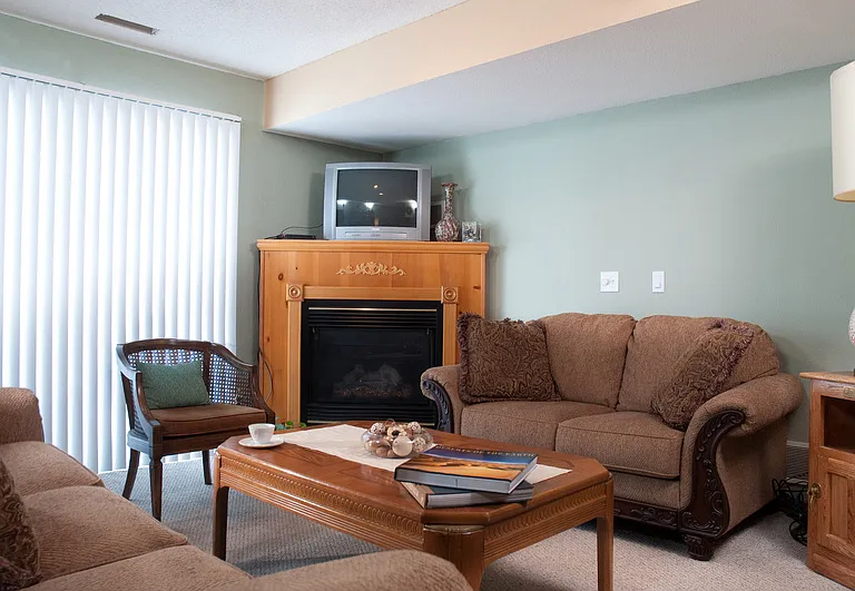 1212 Hanley Rd #7 — Photo 3