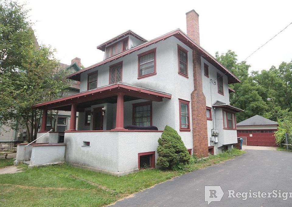 1st image of 821 W Kalamazoo Ave