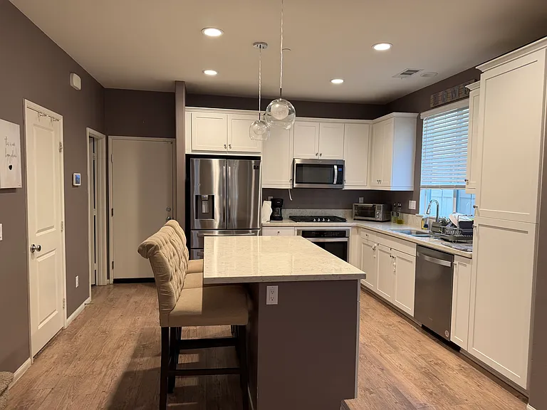251 Saratoga Ct — Photo 9