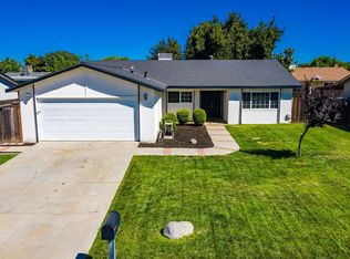 1020 Cedar Ln, Lemoore, CA 93245
