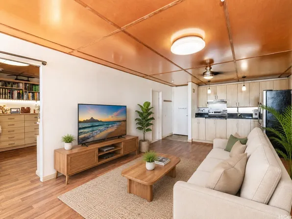 1617 Clark St APT 801, Honolulu, HI 96822