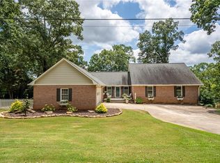 64 Virginia Cir, Cedartown, GA 30125