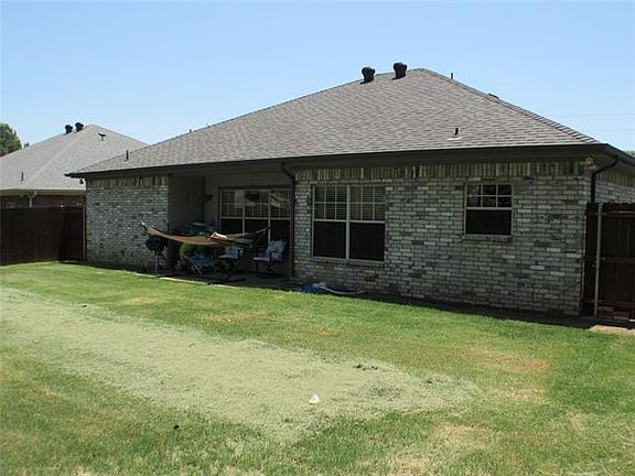 5th image of 1508 Clover Ln