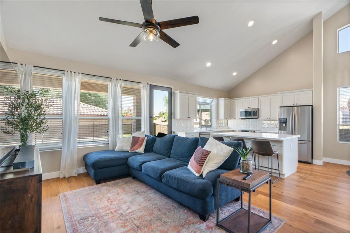 next background image