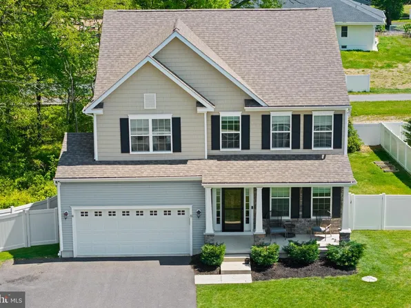 6 Buck Ln, Mount Laurel, NJ 08054
