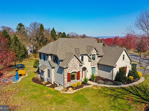 2nd image of 3200 Rocky Ln