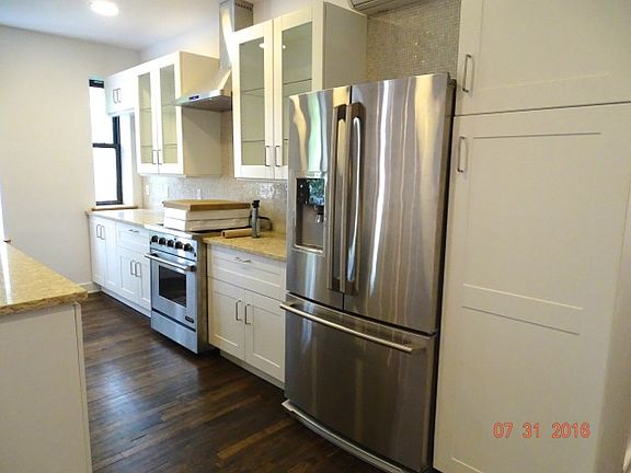 5th image of 195 8th Ave #10