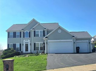 11600 Beacon Dr, North Huntingdon, PA 15642