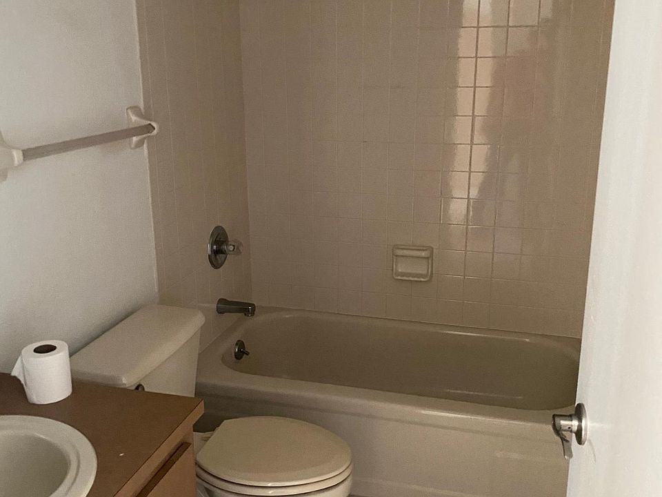 1st image of 143 Scottsdale Loop