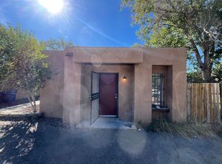 1213 Dickerson Dr SE, Albuquerque, NM 87106