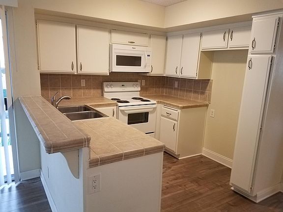 3rd image of 1249 N June St APT 1